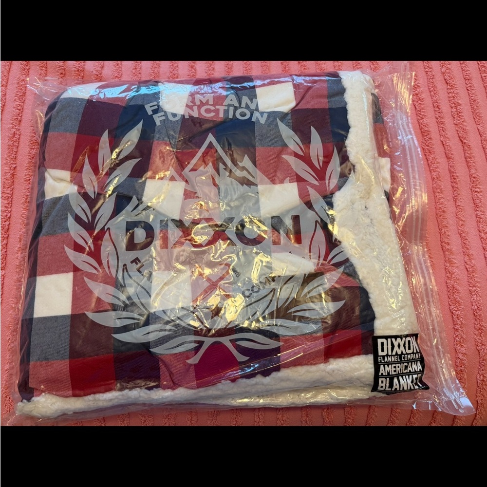 DIXXON ❤️🤍💙Red and White and blue Plaid Blanket